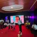 高檔酒吧樂隊祝福(大電視)